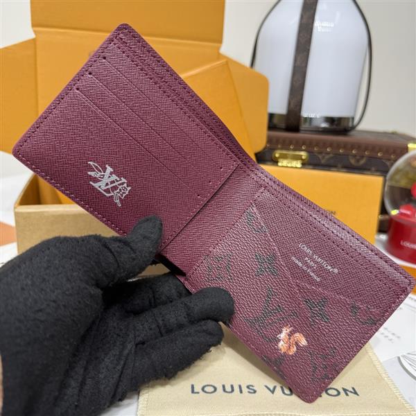 2026122105441528 270